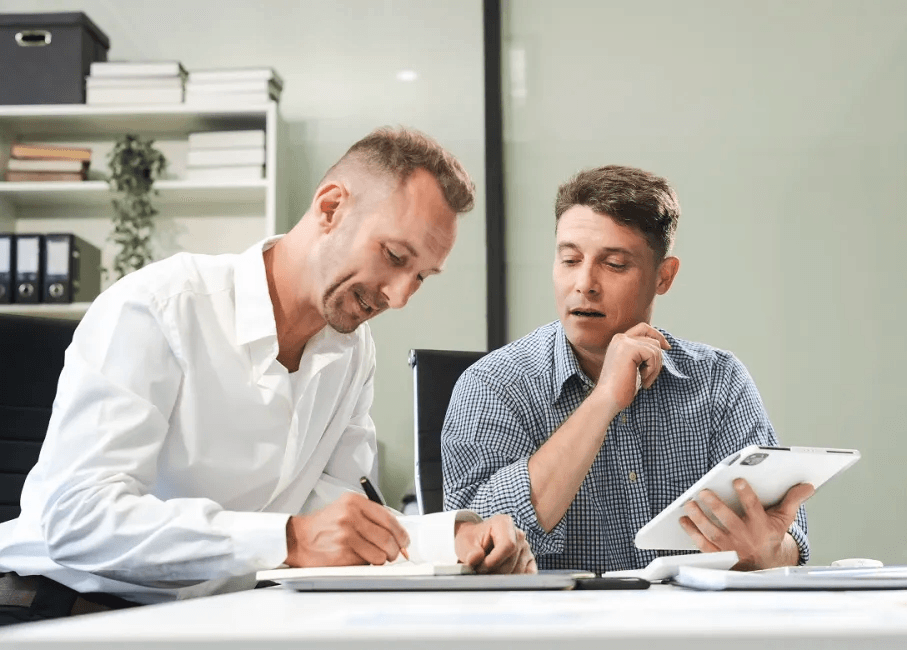 Image - Business men notes